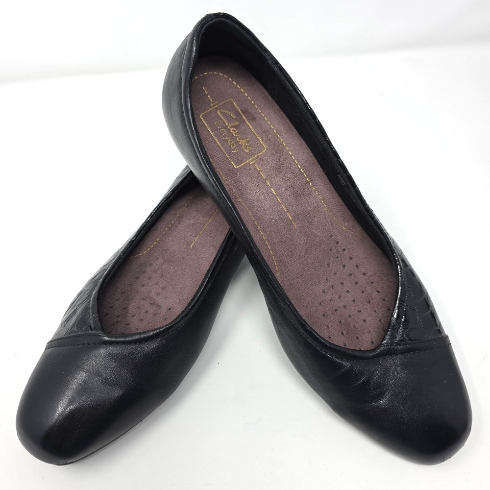 Clarks Comfort Pumps Womens 9.5M Black Leather Croc Embossed Low Heel Shoes
